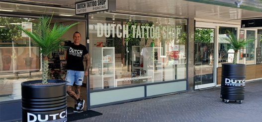 duth-tattoo-shop buiten